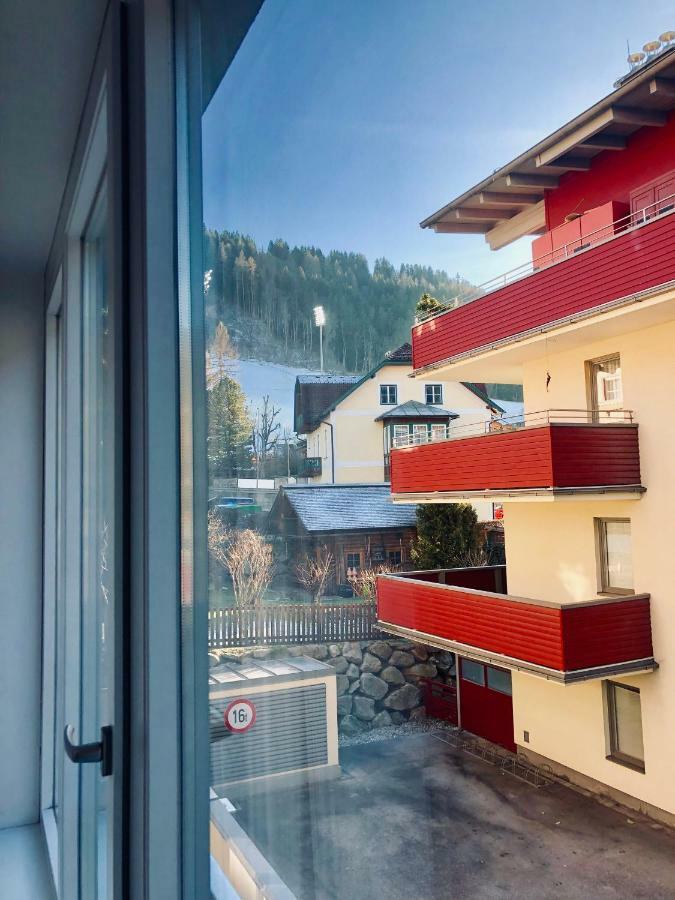 In/ Out Planai Augasse B8 *